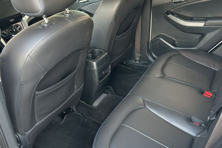 Used Venucia T70 2016 1.6L Manual Ruixing Edition Interior 2