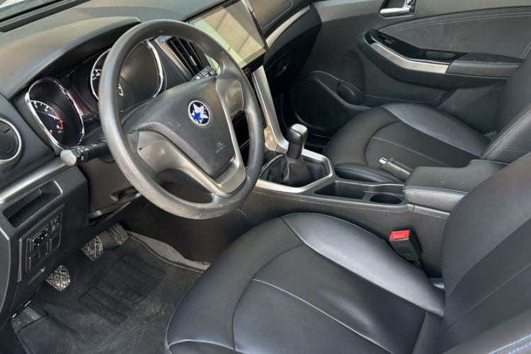 Used Venucia T70 2016 1.6L Manual Ruixing Edition Interior 3
