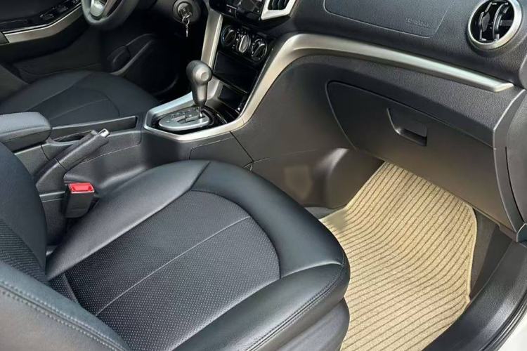 Used Venucia T70 2016 2.0L CVT Smart Choice Edition Interior 4