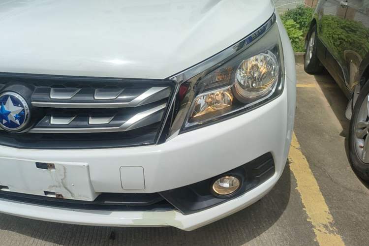 Used Venucia T70 2016 2.0L CVT Smart Choice Edition Left Front Headlight