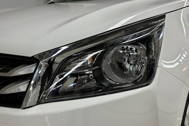 Used Venucia T70 2016 2.0L CVT Smart Choice Edition Left Front Headlight