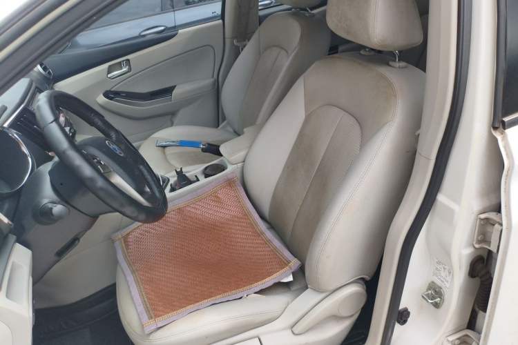 Used Venucia T70 2016 2.0L Manual RuiXiang Edition Left Front Seat