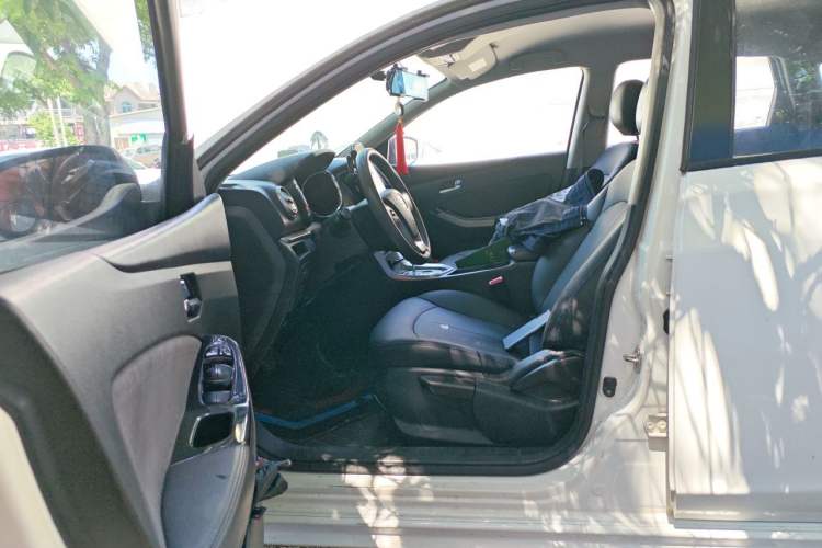 Used Venucia T70 2016 2.0L CVT Smart Choice Edition Left Front Seat