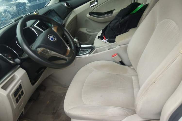 Used Venucia T70 2016 2.0L CVT Smart Choice Edition Left Front Seat