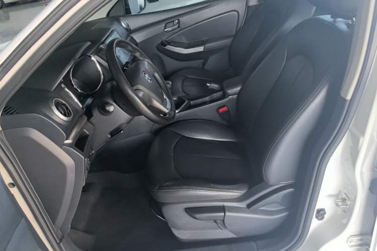 Used Venucia T70 2016 1.6L Manual Ruixing Edition Left Front Seat
