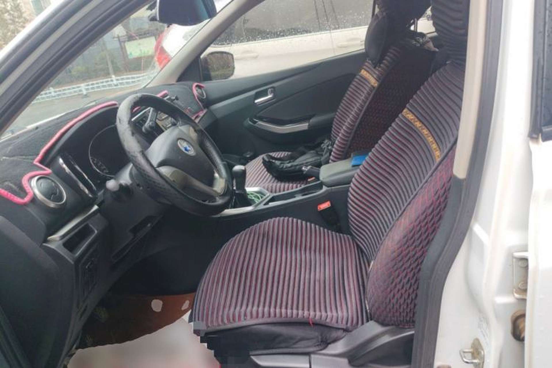 Used Venucia T70 2016 1.6L Manual Ruixing Edition Left Front Seat