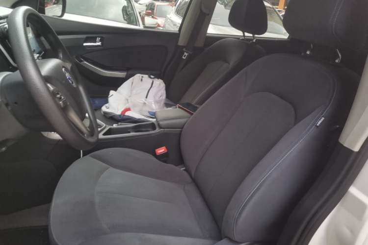 Used Venucia T70 2016 2.0L CVT Smart Choice Edition Left Front Seat