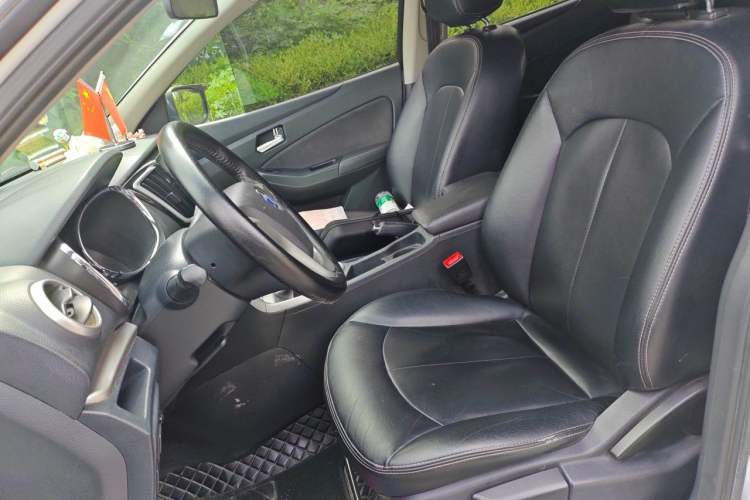 Used Venucia T70 2016 1.6L Manual Ruixing Edition Left Front Seat