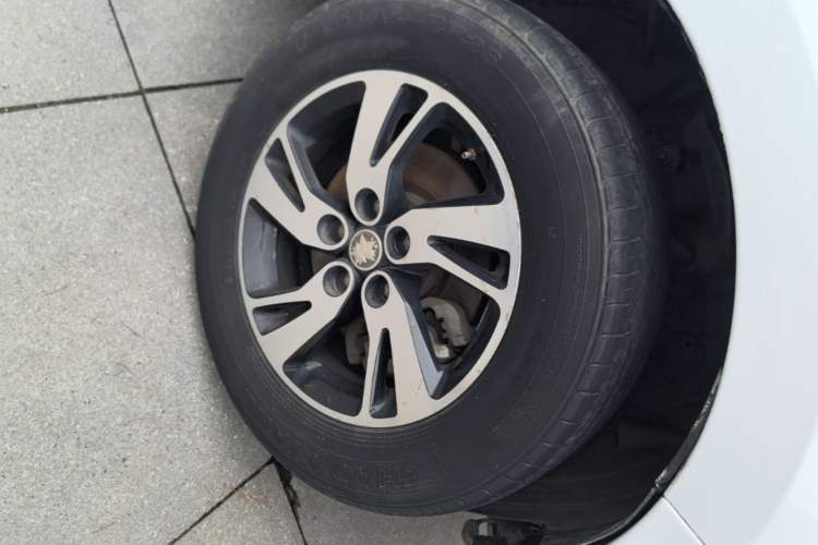 Used Venucia T70 2016 1.6L Manual Ruixing Edition Left Front Wheel Hub