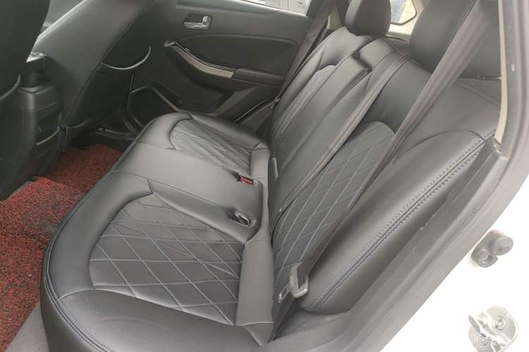 Used Venucia T70 2016 2.0L CVT Smart Choice Edition Left Rear Seat