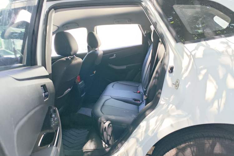 Used Venucia T70 2016 2.0L CVT Smart Choice Edition Left Rear Seat