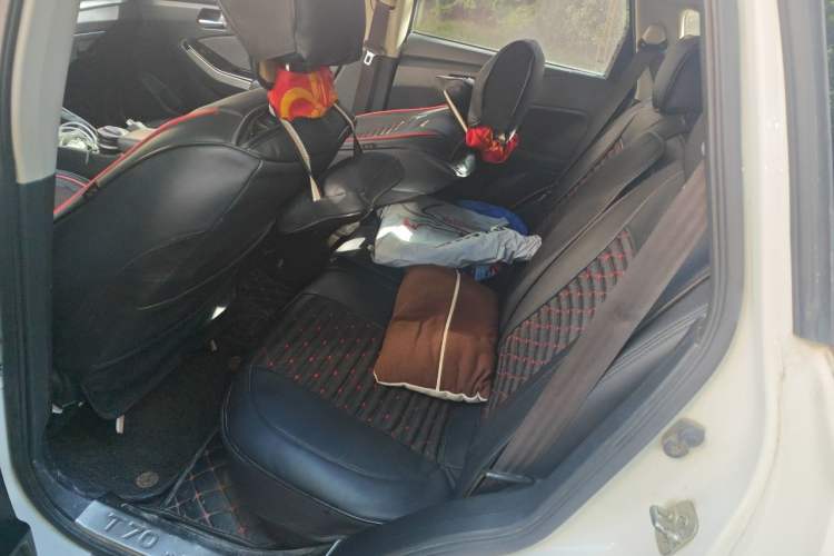 Used Venucia T70 2016 2.0L CVT Smart Choice Edition Left Rear Seat