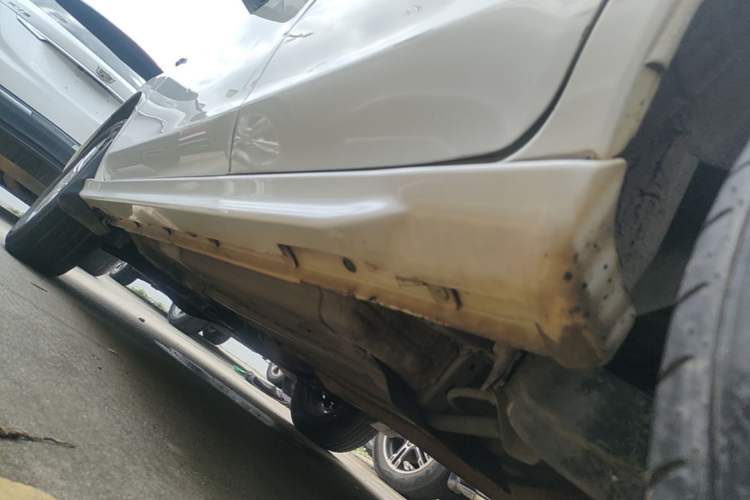 Used Venucia T70 2016 2.0L CVT Smart Choice Edition Left Side Sill