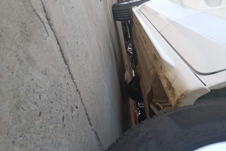 Used Venucia T70 2016 2.0L CVT Smart Edition Left Side Sill