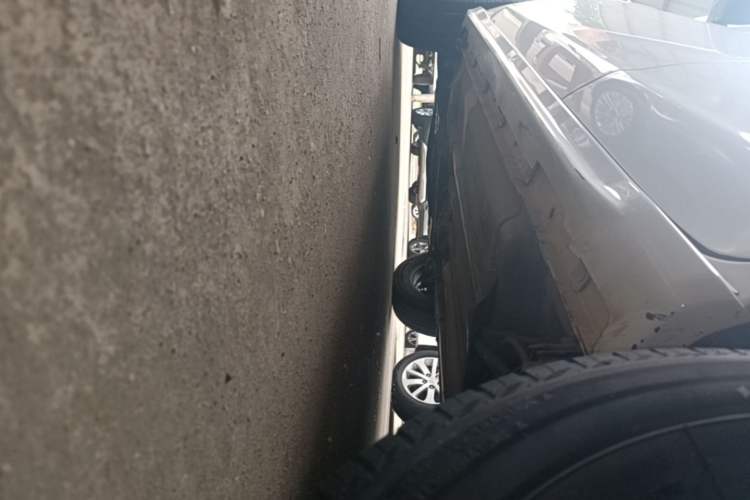 Used Venucia T70 2016 1.6L Manual Ruixing Edition Left Side Sill