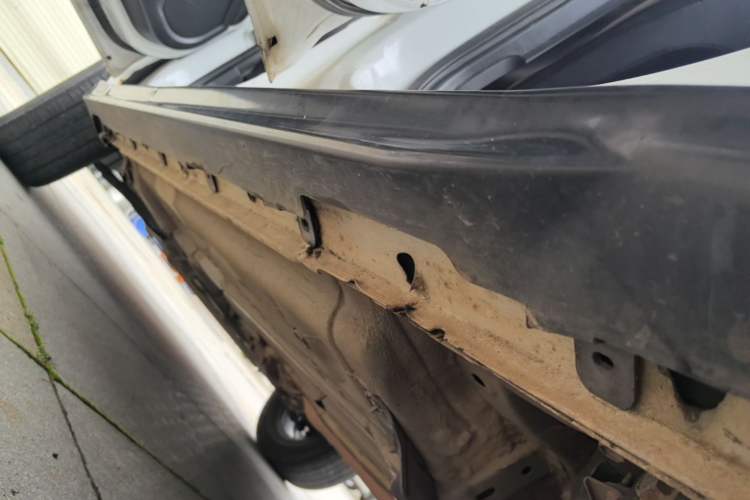 Used Venucia T70 2016 1.6L Manual Ruixing Edition Left Side Sill