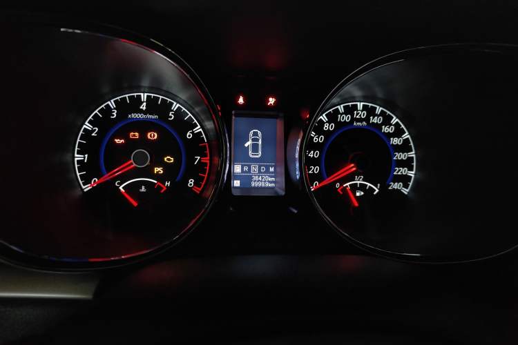 Used Venucia T70 2016 2.0L CVT Smart Choice Edition Odometer Close Up