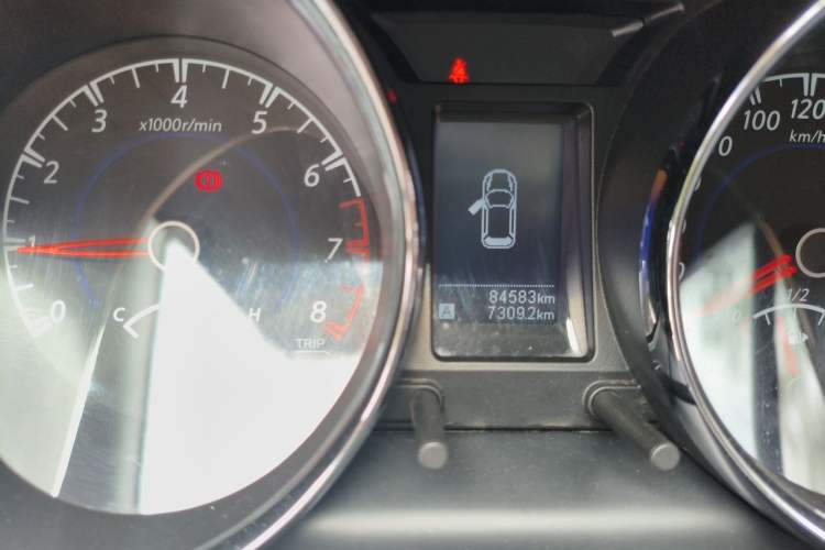 Used Venucia T70 2016 2.0L Manual RuiXiang Edition Odometer Close Up