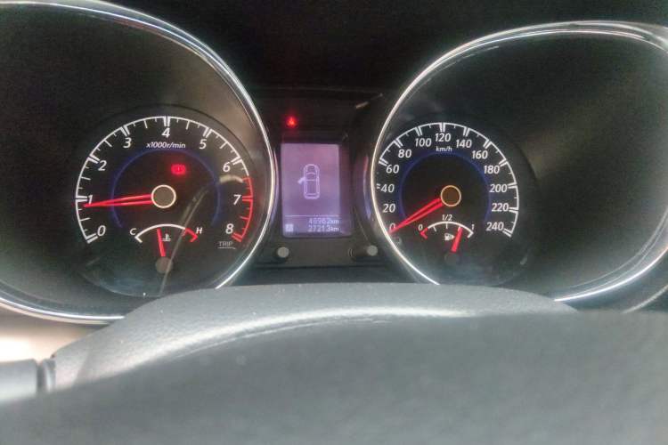 Used Venucia T70 2016 2.0L Manual RuiQu Version Odometer Close Up
