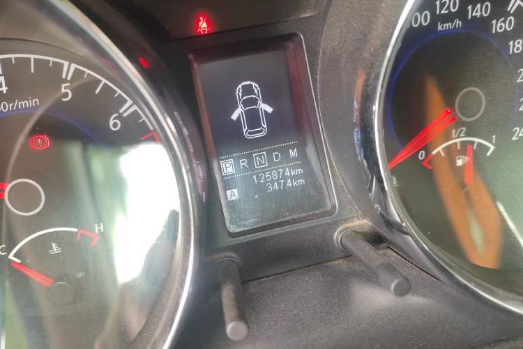 Used Venucia T70 2016 2.0L CVT Smart Choice Edition Odometer Close Up