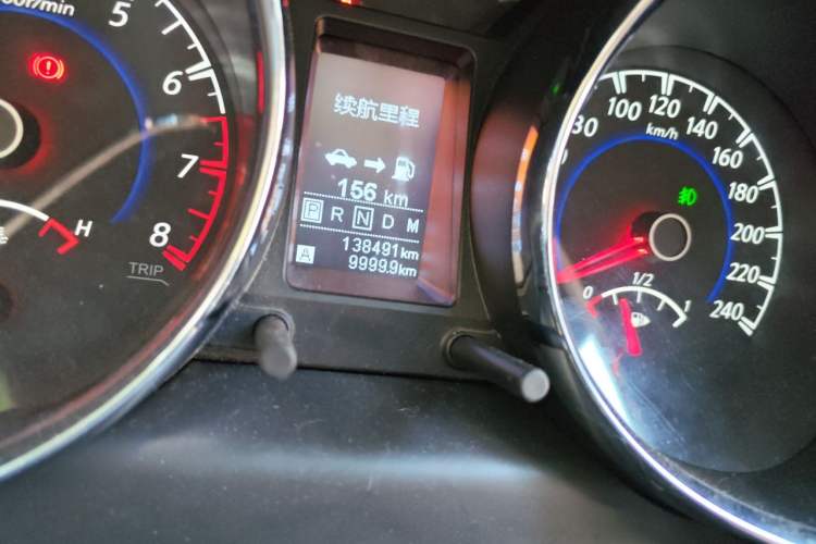 Used Venucia T70 2016 2.0L CVT Smart Choice Edition Odometer Close Up