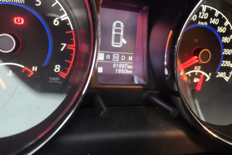 Used Venucia T70 2016 2.0L CVT Smart Choice Edition Odometer Close Up