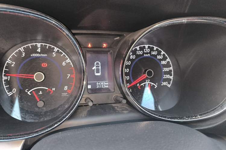 Used Venucia T70 2016 1.6L Manual Ruixing Edition Odometer Close Up