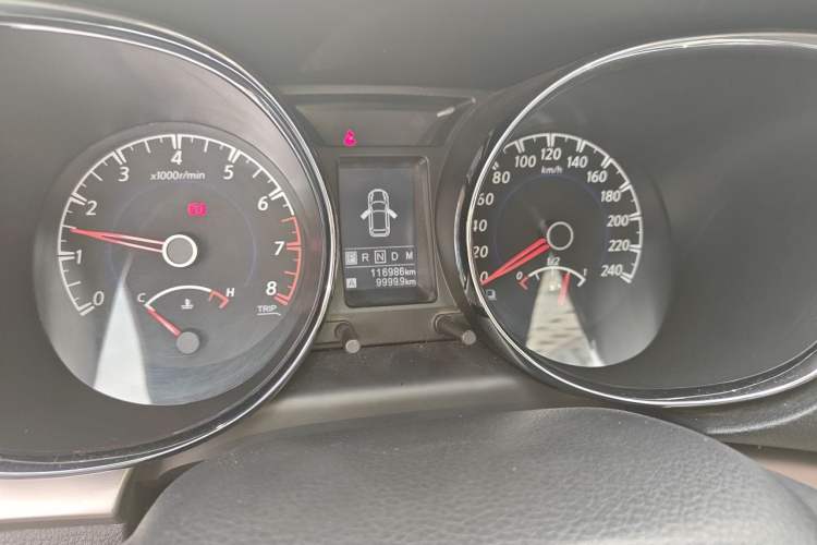 Used Venucia T70 2016 2.0L CVT Smart Choice Edition Odometer Close Up