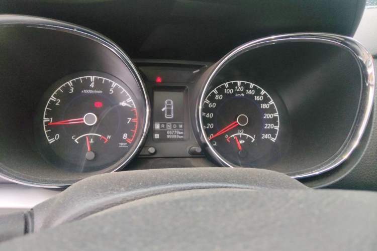 Used Venucia T70 2016 2.0L CVT Smart Choice Edition Odometer Close Up