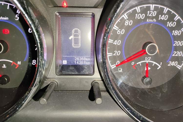 Used Venucia T70 2016 2.0L Manual RuiQu Version Odometer Close Up