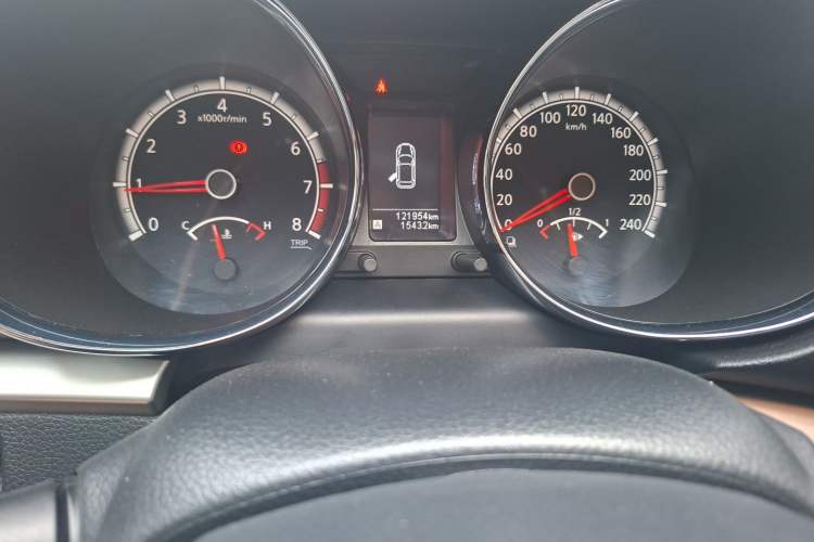 Used Venucia T70 2016 1.6L Manual Ruixing Edition Odometer Close Up