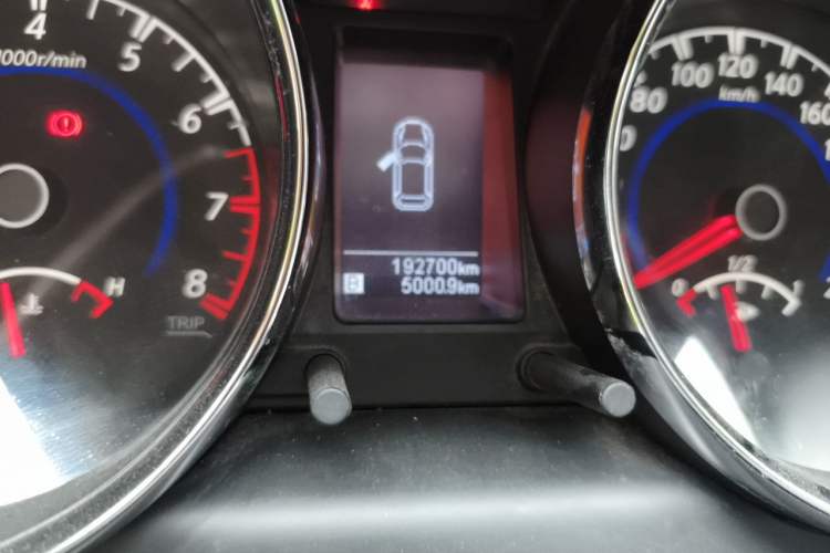 Used Venucia T70 2016 1.6L Manual Ruixing Edition Odometer Close Up