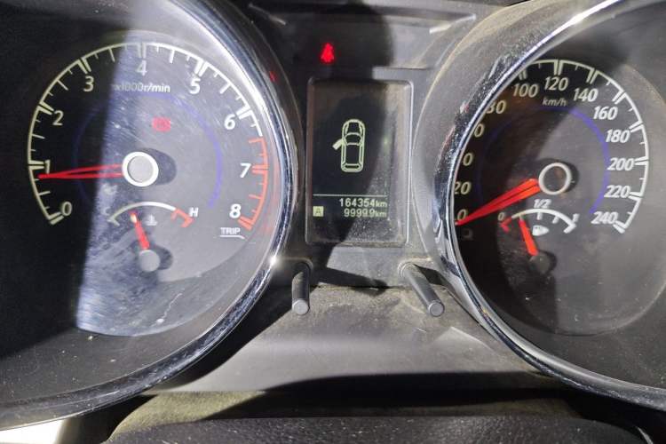 Used Venucia T70 2016 1.6L Manual Ruixing Edition Odometer Close Up