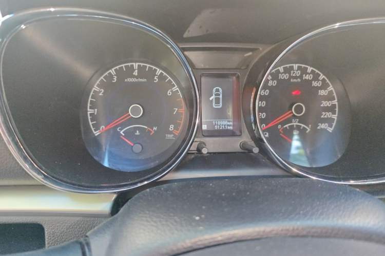 Used Venucia T70 2016 2.0L CVT Smart Choice Edition Odometer Close Up
