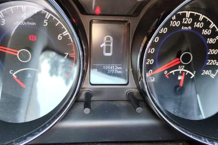 Used Venucia T70 2016 1.6L Manual Ruixing Edition Odometer Close Up