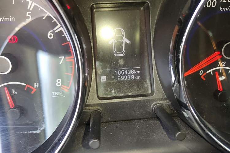 Used Venucia T70 2016 1.6L Manual Ruixing Edition Odometer Close Up