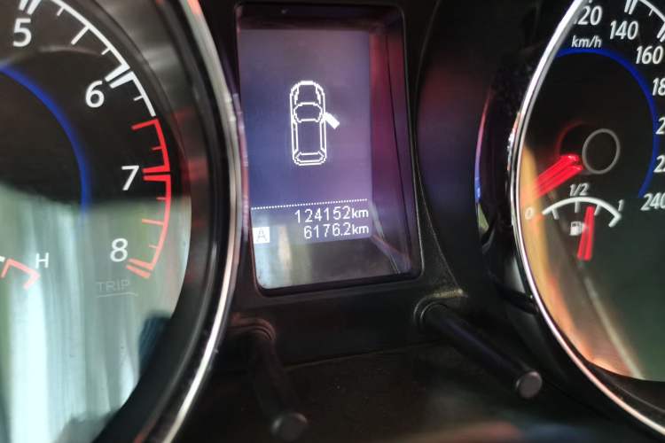 Used Venucia T70 2016 1.6L Manual Ruixing Edition Odometer Close Up