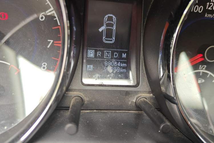 Used Venucia T70 2016 2.0L CVT Smart Choice Edition Odometer Close Up