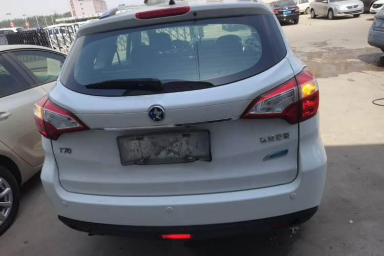 Used Venucia T70 2016 2.0L CVT Smart Choice Edition Rear