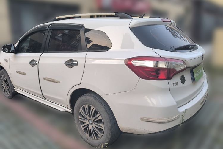 Used Venucia T70 2016 1.6L Manual Ruixing Edition Rear Left 45 Deg