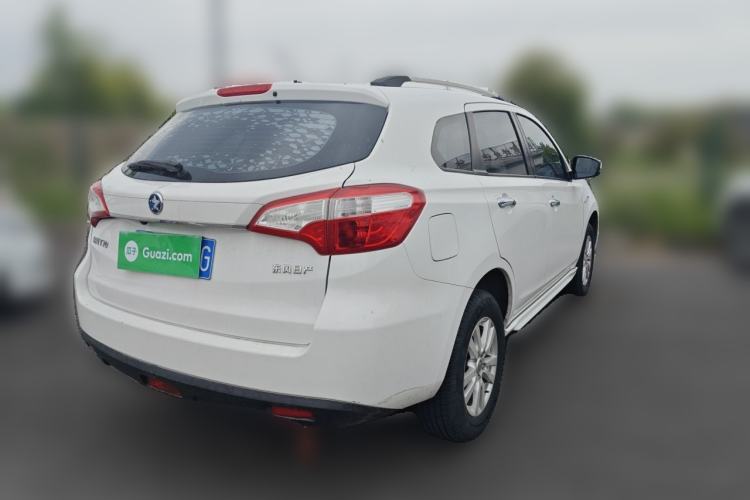 Used Venucia T70 2016 1.6L Manual Ruixing Edition Rear Right 45 Deg