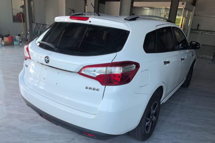 Used Venucia T70 2016 1.6L Manual Ruixing Edition Rear Right 45 Deg