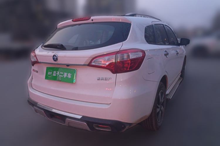 Used Venucia T70 2016 1.6L Manual Ruixing Edition Rear Right 45 Deg