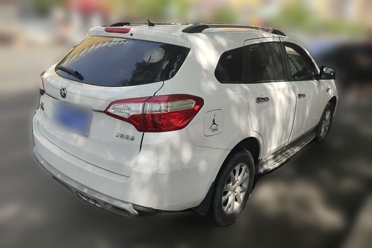 Used Venucia T70 2016 1.6L Manual Ruixing Edition Rear Right 45 Deg