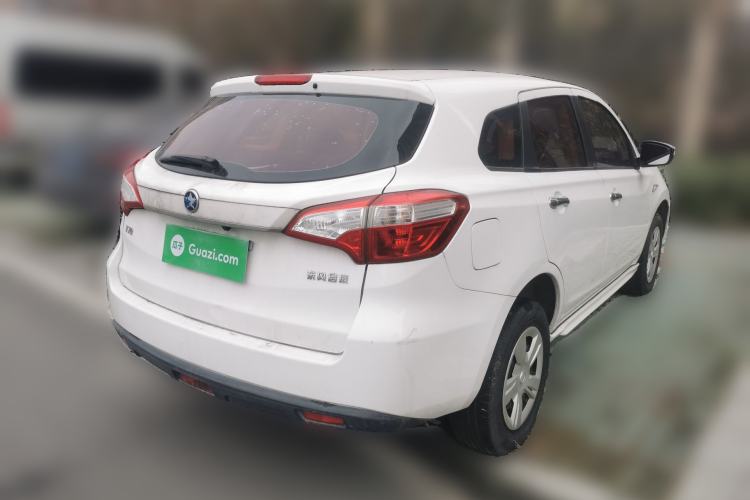 Used Venucia T70 2016 1.6L Manual Ruixing Edition Rear Right 45 Deg