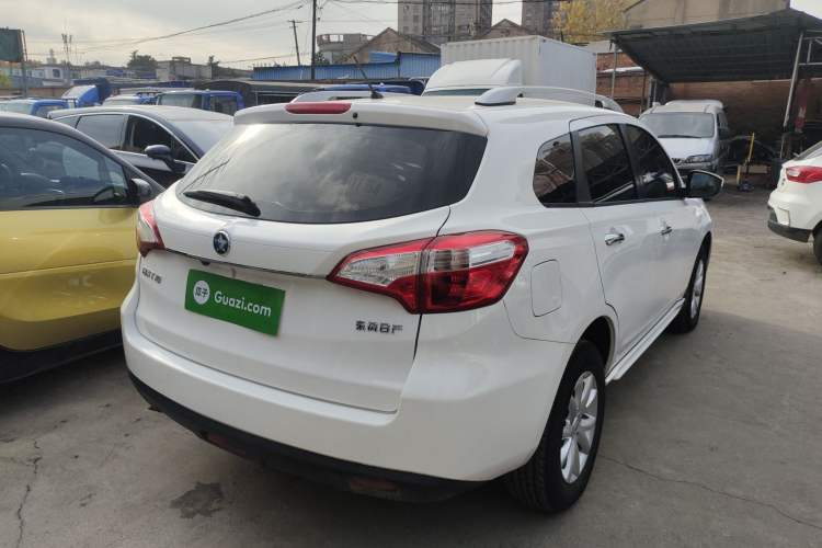 Used Venucia T70 2016 1.6L Manual Ruixing Edition Rear Right 45 Deg