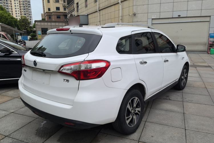 Used Venucia T70 2016 1.6L Manual Ruixing Edition Rear Right 45 Deg
