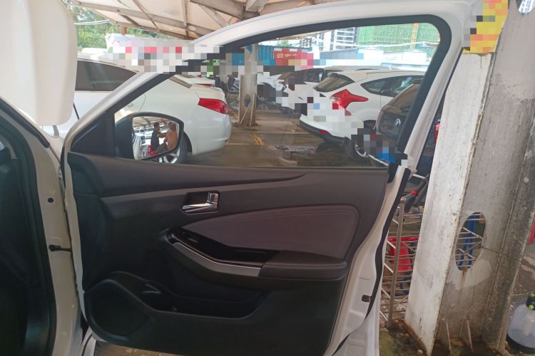 Used Venucia T70 2016 2.0L CVT Smart Edition Right Front Door Interior
