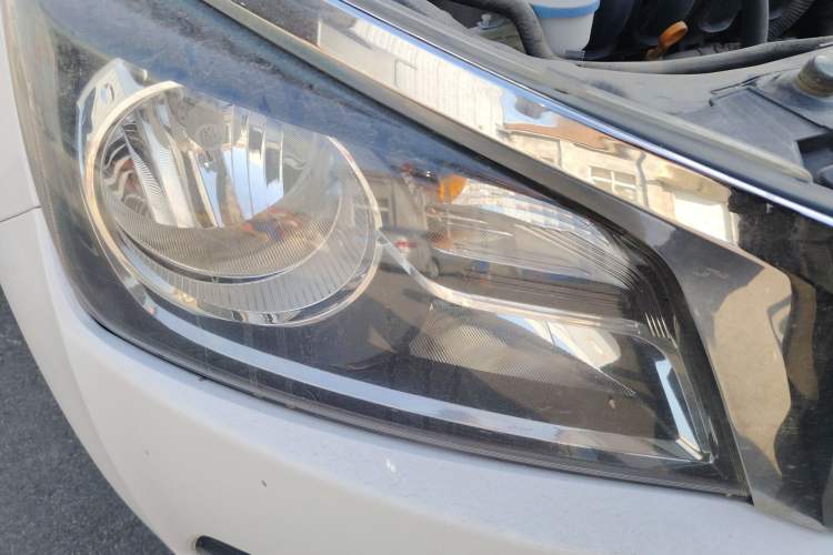 Used Venucia T70 2016 1.6L Manual Ruixing Edition Right Front Headlight