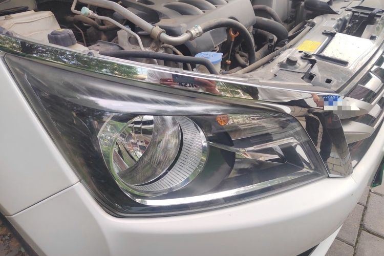 Used Venucia T70 2016 2.0L CVT Smart Choice Edition Right Front Headlight